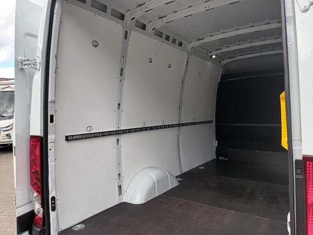 Iveco Daily 35S18HA8 V 3520L mit AHK, Rückfahrkamera 