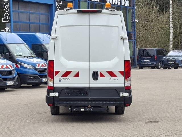Iveco Daily 35S18HA8V CREW VAN *AHK* NAVI*R&Uuml;CKFAHRKAMERA*ACC* 