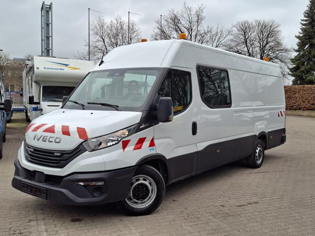 Iveco Daily - 35S18HA8V CREW VAN *AHK* NAVI*R&Uuml;CKFAHRKAMERA*ACC*