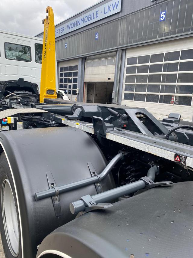 Iveco X-Way AD280X46Y/PS ON Palfinger PH T20 SLD5 