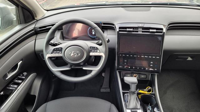 Hyundai TUCSON Smart Mild-Hybrid MH*Navi*LED*Shzg*PDC*Cam*18Zoll* 110kW (150PS), Automatik 