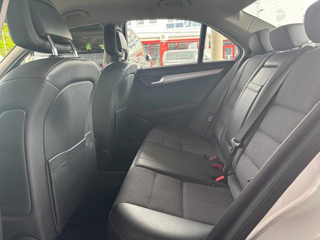 Mercedes-Benz C 180 CGI BlueEfficiency (204.049) 