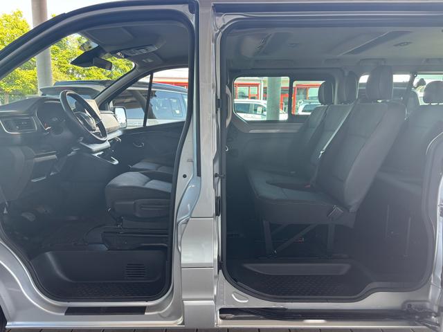 Renault Trafic L2H1 3,0t (8/9 Sitze) Life 