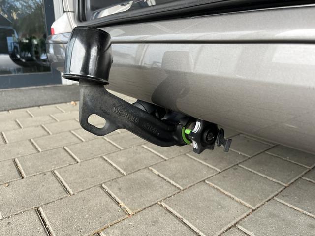 Volkswagen T6.1 Multivan Generation Six FWD 