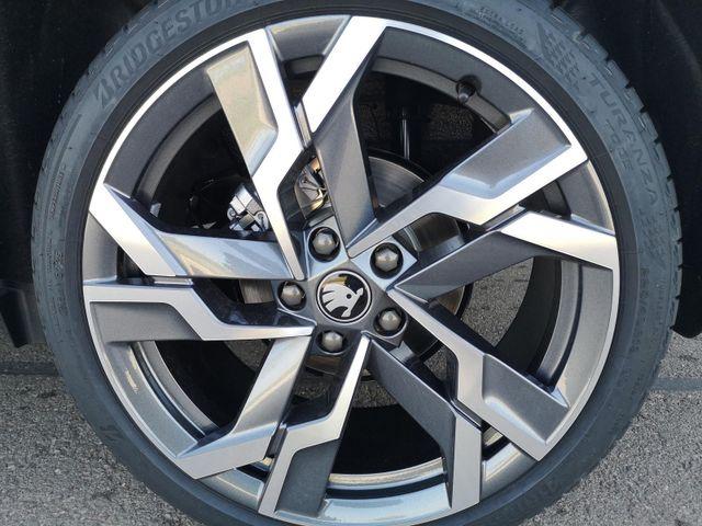 Skoda Karoq Sportline 2.0TDI DSG 4x4 AHK Matrix Pan 