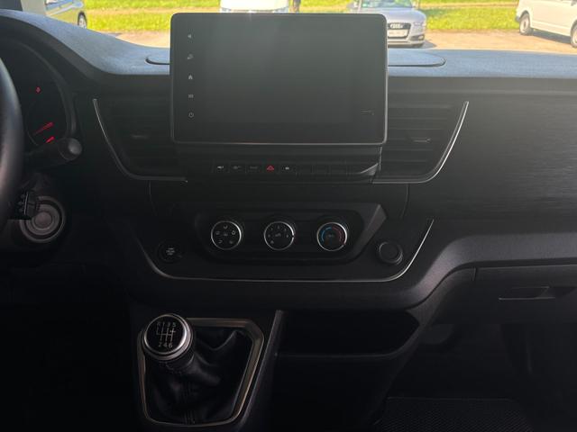 Renault Trafic L2H1 3,0t (8/9 Sitze) Life 