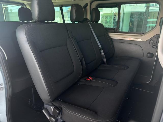 Renault Trafic L2H1 3,0t (8/9 Sitze) Life 