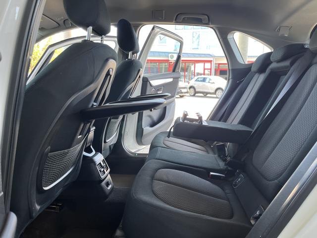 BMW 2er Active Tourer 216 d Advantage 