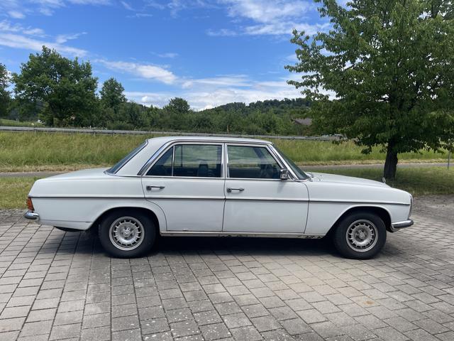 Mercedes-Benz 200 D H-Kennzeichen 