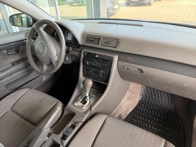 Audi A4 Avant 2.4 