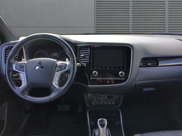 Mitsubishi Outlander PHEV TOP Plug-in Hybrid 2.4 