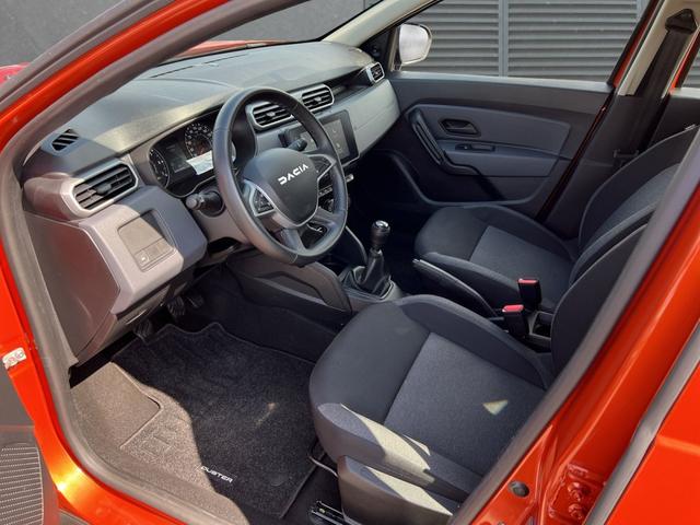 Dacia Duster Essential+AHK+8-fach bereift TCe 100 ECO-G 