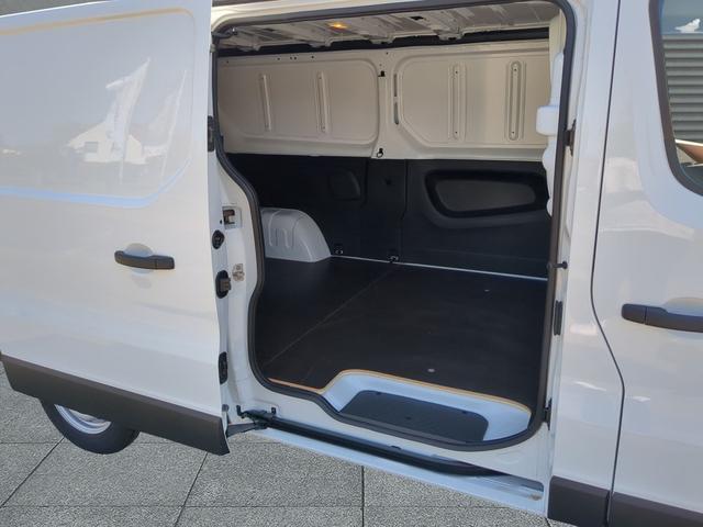 Renault Trafic Kastenwagen L2H1 3,0t Komfort Klima PDC hinten dCi 130 
