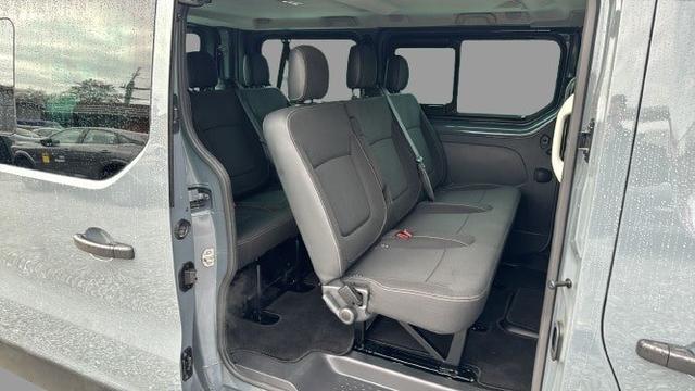 Nissan Primastar Kombi L1H1 Tekna 8-Sitzer 2,8t dCi 150 