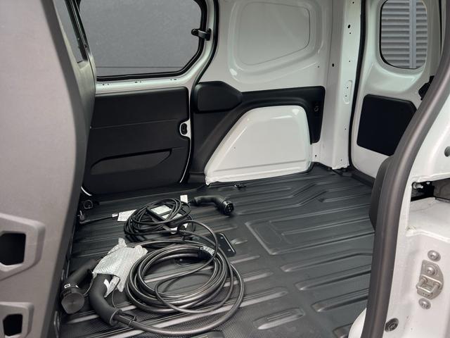 Nissan Townstar EV L1+RFK+PDC+LED N-Connecta 45 kWh 