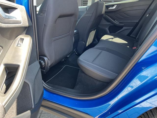 Ford Focus Turnier Titanium X SHZ+PDC+RFK+GJR 1.0 EcoBoost 