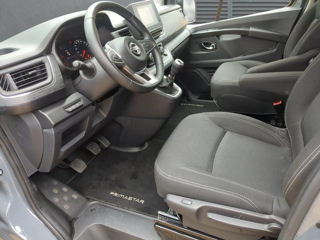 Nissan Primastar Kombi L1H1 Tekna 8-Sitzer PDC+SHZ+RFK 2,8t dCi 150 