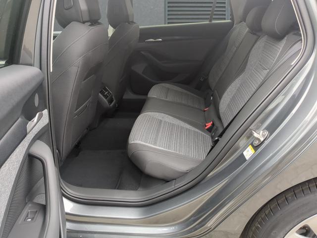 Skoda Superb Combi Selection Winterpaket+AHK+RFK 2.0 TDI DSG 