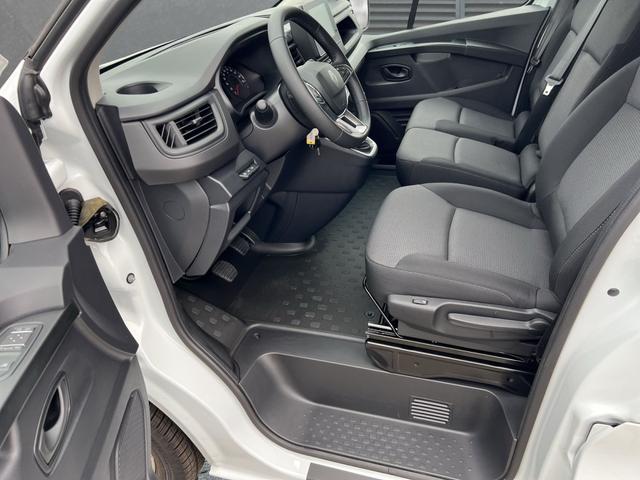 Renault Trafic Kastenwagen L2H1 3,0t AHK+GJR+SHZ dCi 130 