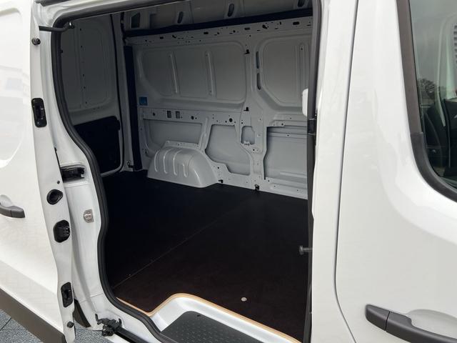 Renault Trafic Kastenwagen L2H2 3,0t AHK+GJR+SHZ dCi 150 