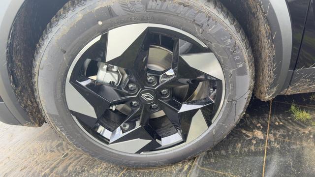 Renault Captur E-TECH Techno GJR+SHZ+LED 160 