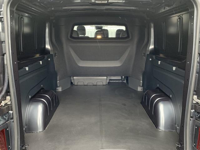 Renault Trafic L2H1 Extra 3.0t AHK PDC LED DoKa dCi 170 AT9 