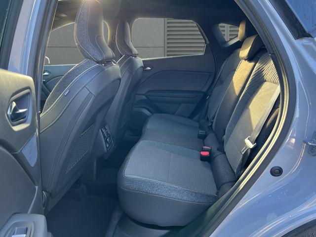 Renault Captur Techno Schiebedach+LED+RFK TCe 155 EDC 