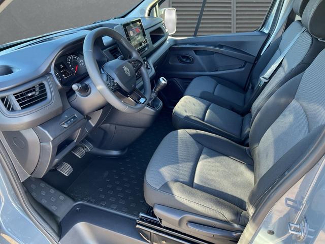 Renault Trafic L2H1 3,0t Grand Equilibre+Rollstuhlbefestigung dCi 150 