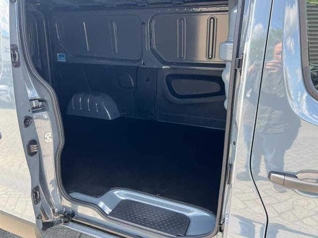 Renault Trafic L2H1 3.0t AHK+Holzboden+PDC EXTRA dCi 170 AT9 