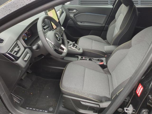 Mitsubishi Grandis Intro Edition 1.3 AT 