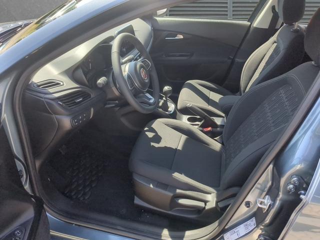 Fiat Tipo 5-T&uuml;rer Urban Klimaauto PDC RFK 1.6 M-Jet Diesel 