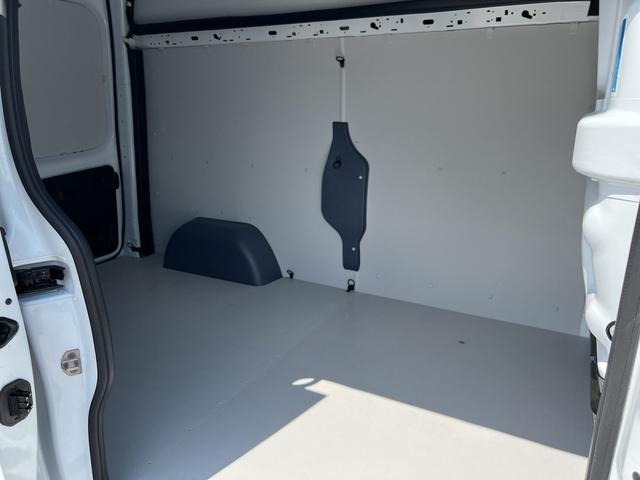 Renault Trafic Kastenwagen L2H2 3,0t SHZ+AHK+GJR dCi 150 
