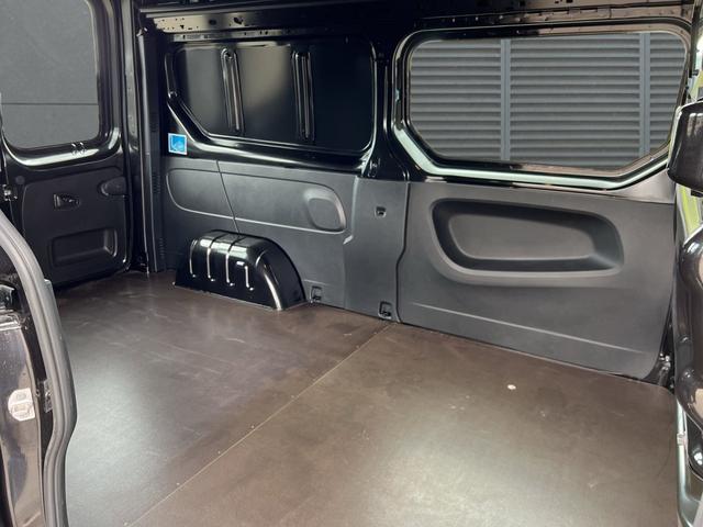 Renault Trafic Kastenwagen L2H2 3,0t SHZ+Navi+PDC dCi 150 