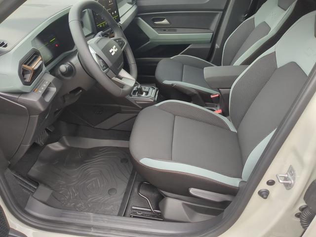 Dacia Duster Extreme SHZ LED RFK PDC Hybrid 155 