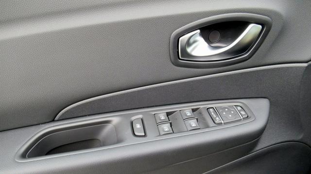 Renault Captur 0,9 TCe Intens DAB LED BOSE NAVI KAMERA PDC SHZ 