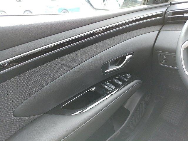 Hyundai TUCSON 1.6 NAVI+CAM+SITZHZG+LENKRADHZG+ALU+PDC+Dig.Cockpit+ 