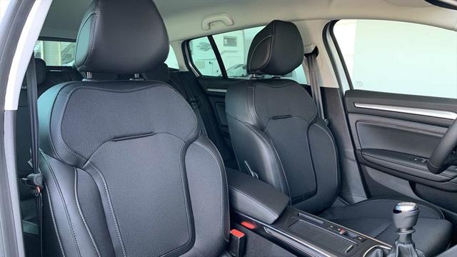 Renault Mégane Megane IV Grandtour 1,3 TCe Techno DAB LED NAVI RFK SHZ VIRTUAL 