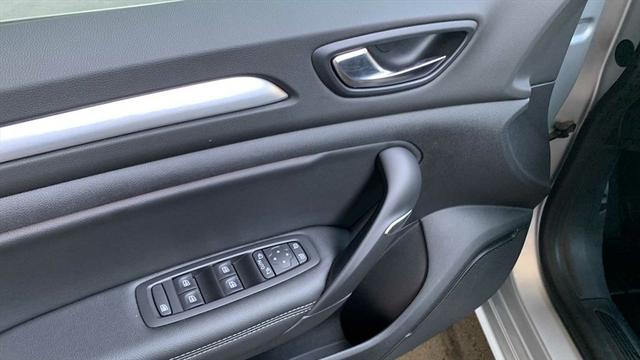 Renault Mégane Megane IV Grandtour 1,3 TCe Techno DAB LED NAVI RFK SHZ VIRTUAL 