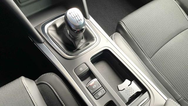 Renault Mégane Megane IV Grandtour 1,3 TCe Intense DAB LED NAVI KEY SHZ VIRTUAL 
