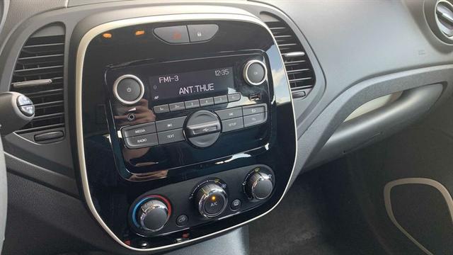 Renault Captur 1,2 TCe Autom. Experience ALU KLIMA TEMPOMAT NEBEL 