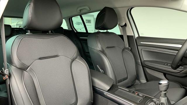 Renault Mégane Megane IV Grandtour 1,3 TCe Intense DAB LED NAVI RFK VIRTUAL 