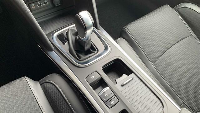 Renault Mégane Megane IV Grandtour 1,3 TCe EDC Intens DAB LED NAVI HEAD-UP RFK SHZ 