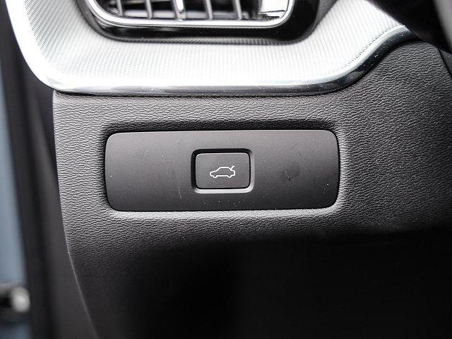 Volvo XC60 XC 60 B4 Benzin Plus Dark Leder digitales Cockpit Memory Sitze Soundsystem HarmanKardon 
