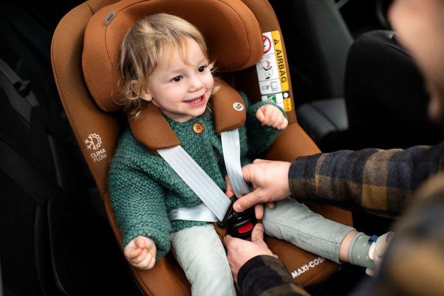 Richtig sichern - Kindersicherheit im Auto