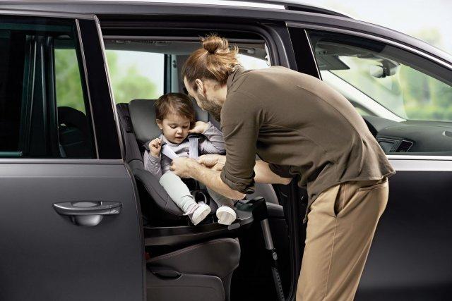 Richtig sichern - Kindersicherheit im Auto