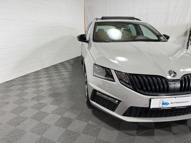 Skoda Octavia Combi 2.0 TDI DSG RS 4x4 KeyGo PANO AHK 