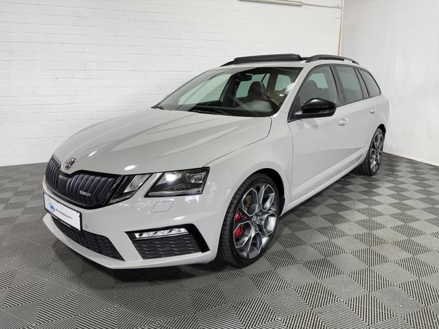 Skoda Octavia Combi - 2.0 TDI DSG RS 4x4 KeyGo PANO AHK