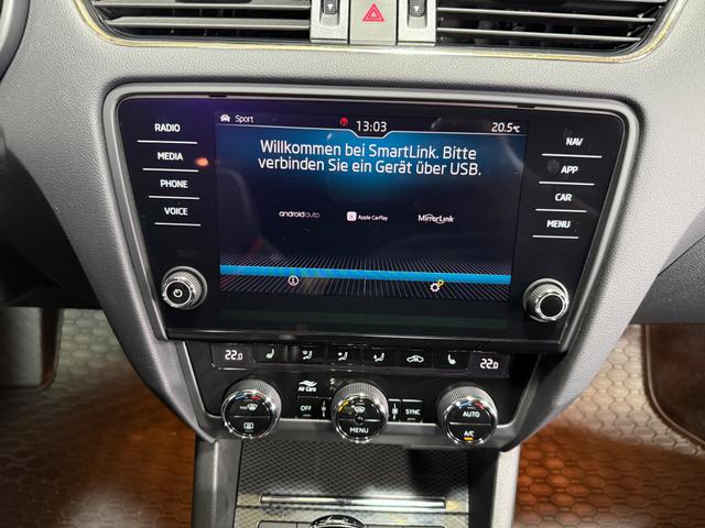 Skoda Octavia Combi 2.0 TDI DSG RS 4x4 KeyGo PANO AHK 