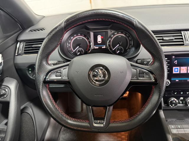 Skoda Octavia Combi 2.0 TDI DSG RS 4x4 KeyGo PANO AHK 