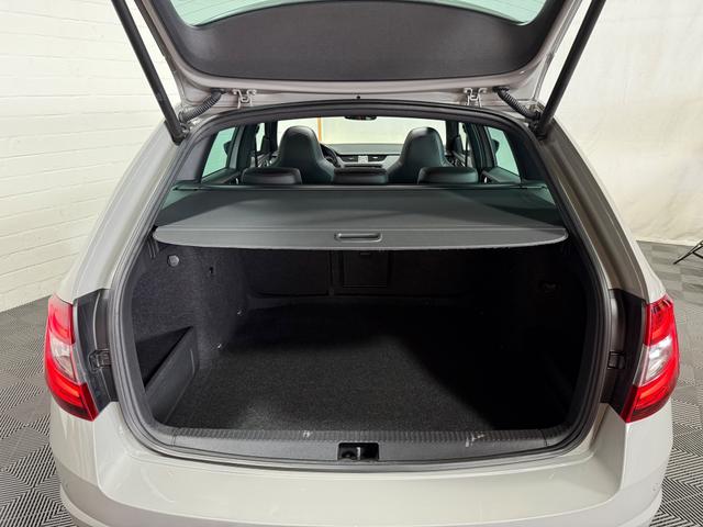 Skoda Octavia Combi 2.0 TDI DSG RS 4x4 KeyGo PANO AHK 